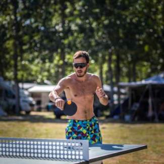 Jeux de ping pong table de tennis de table activités camping la côte